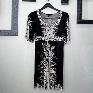 BCBGMaxAzria Lined Floral Dress with Square Neck and 3/4 Sleeve - Size M